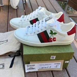 Gucci White Leather Sneakers with Red and Green Accents